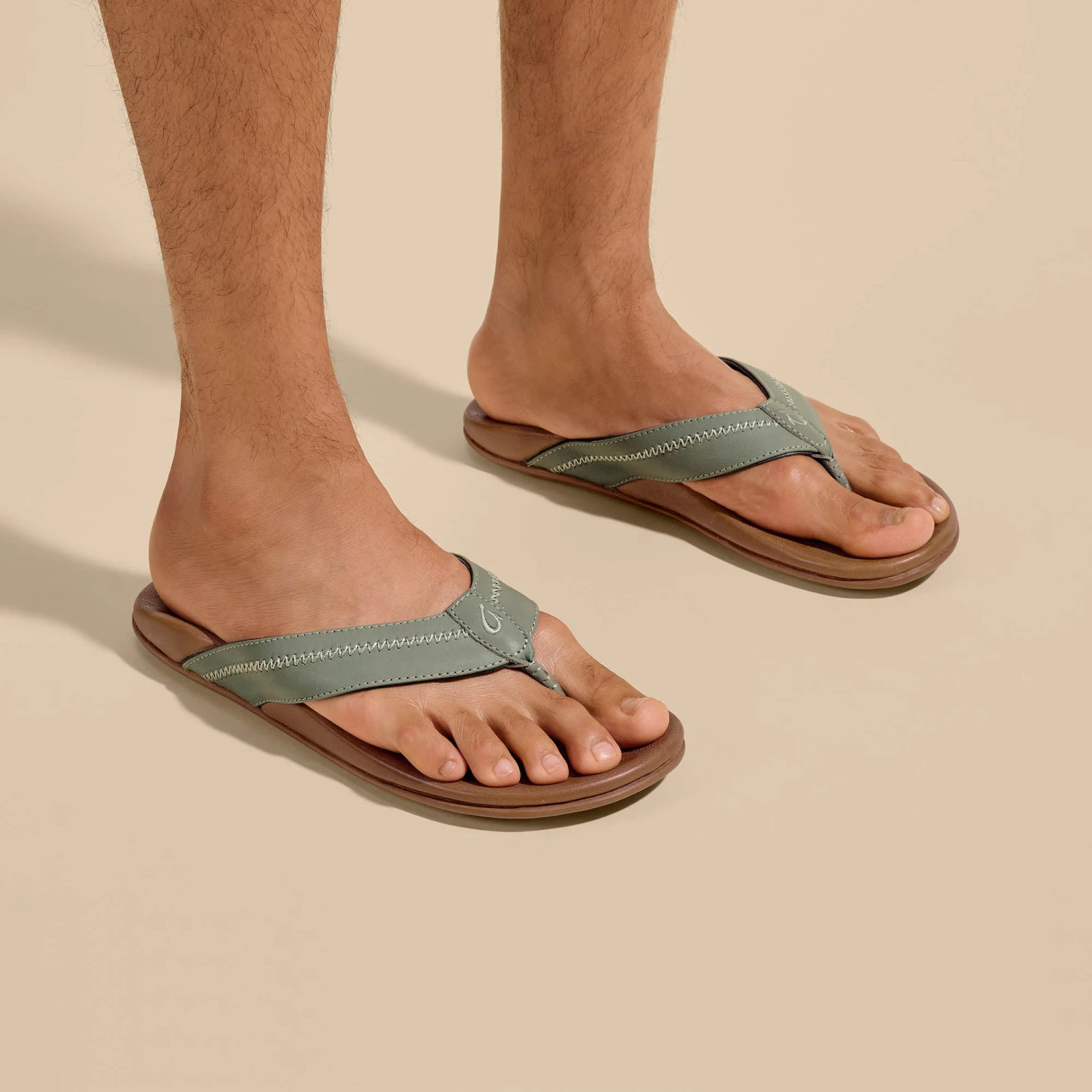 OluKai Hiapo – Odyssey Grey / Sahara - Image 2