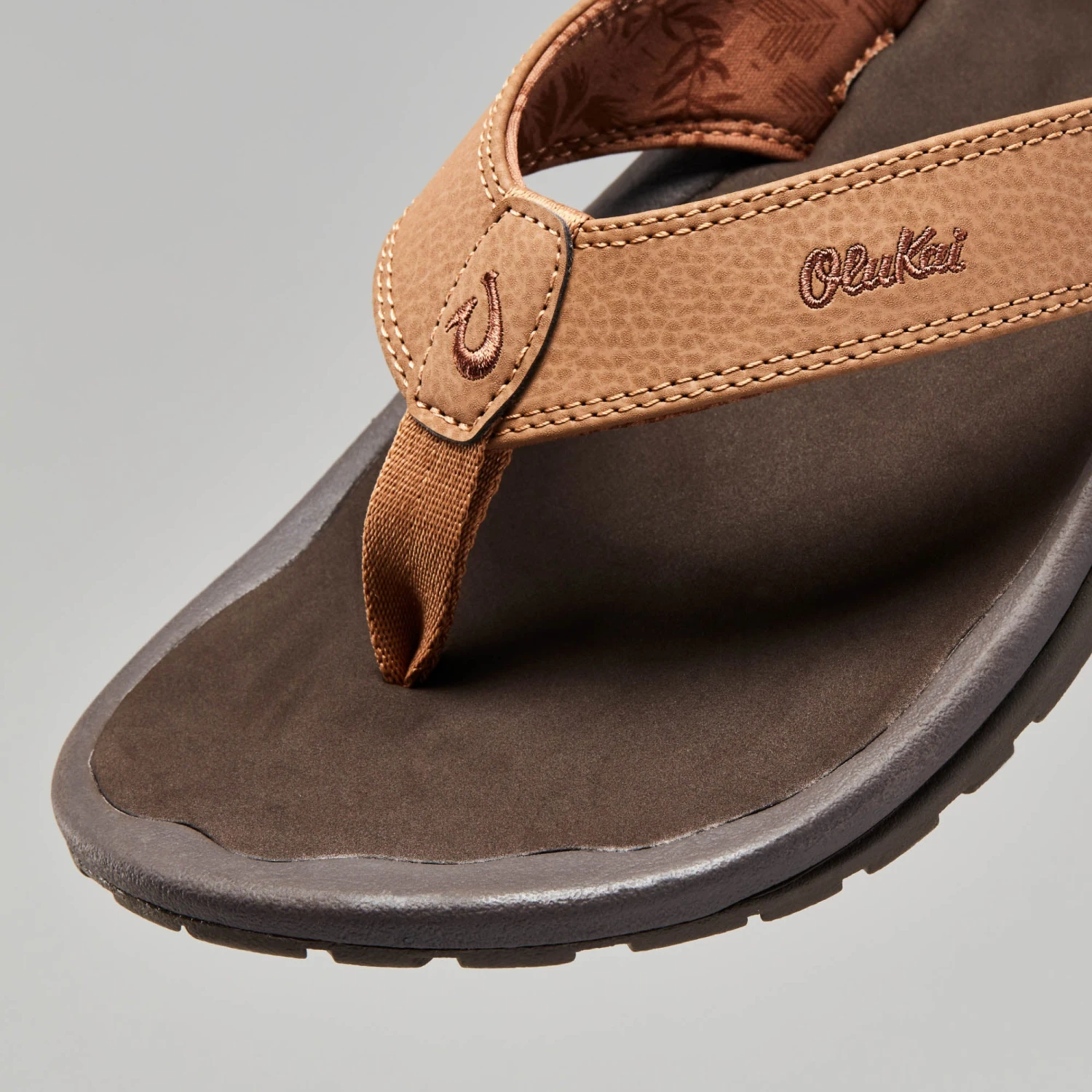 OluKai 'Ohana – Tan / Dark Java - Image 3