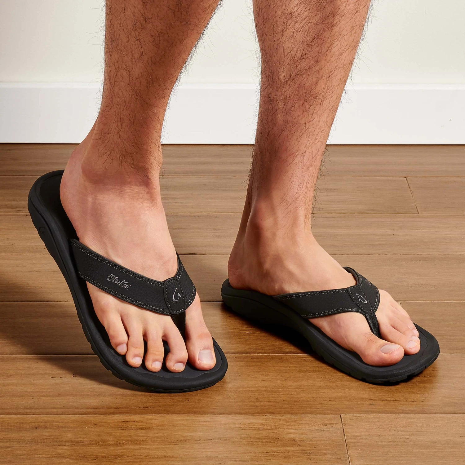 OluKai 'Ohana – Black / Dark Shadow - Image 4