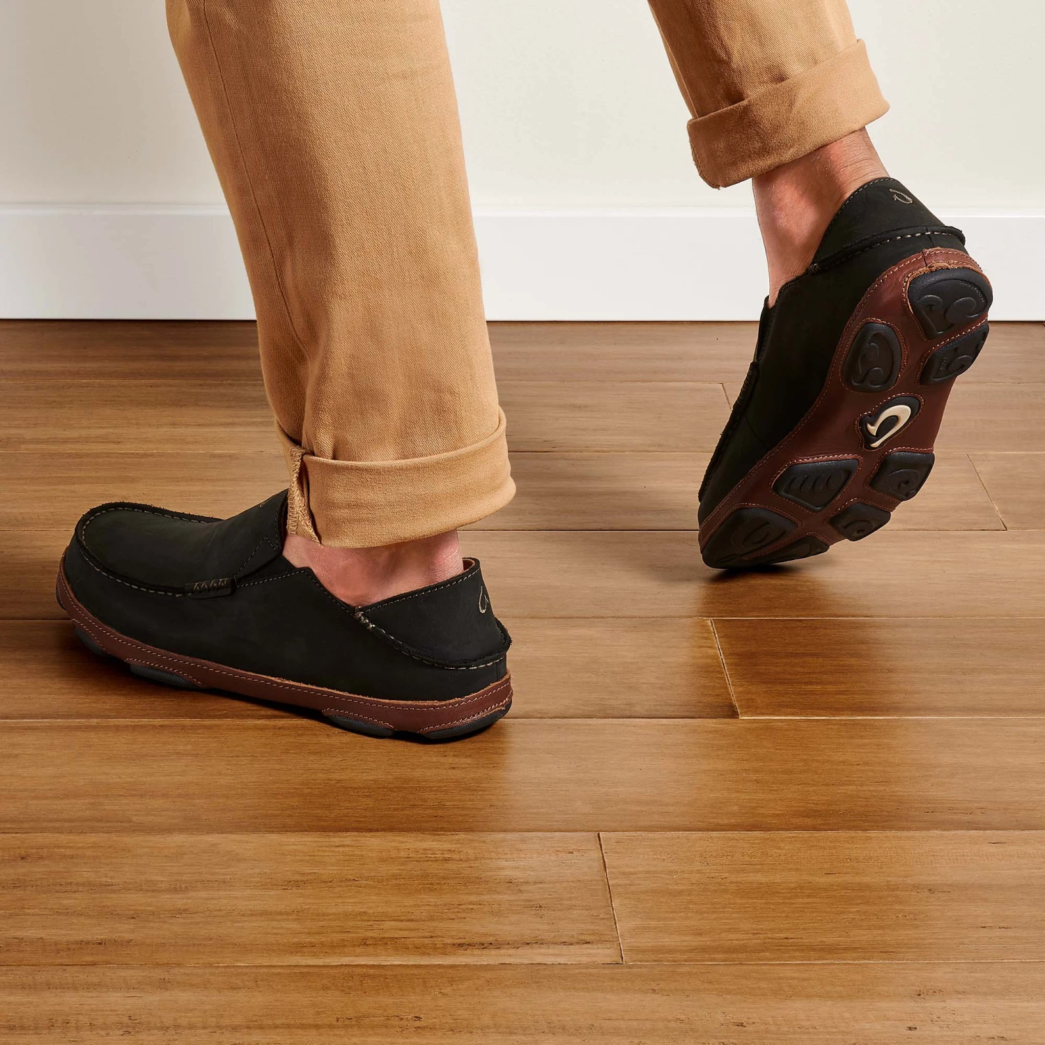 OluKai Moloā – Black / Toffee - Image 8