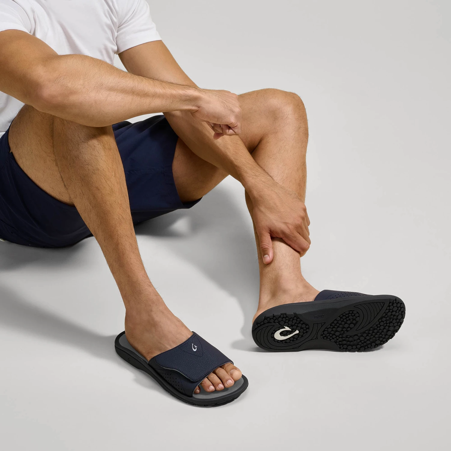 OluKai Nalu Slide – Trench Blue / Charcoal - Image 4