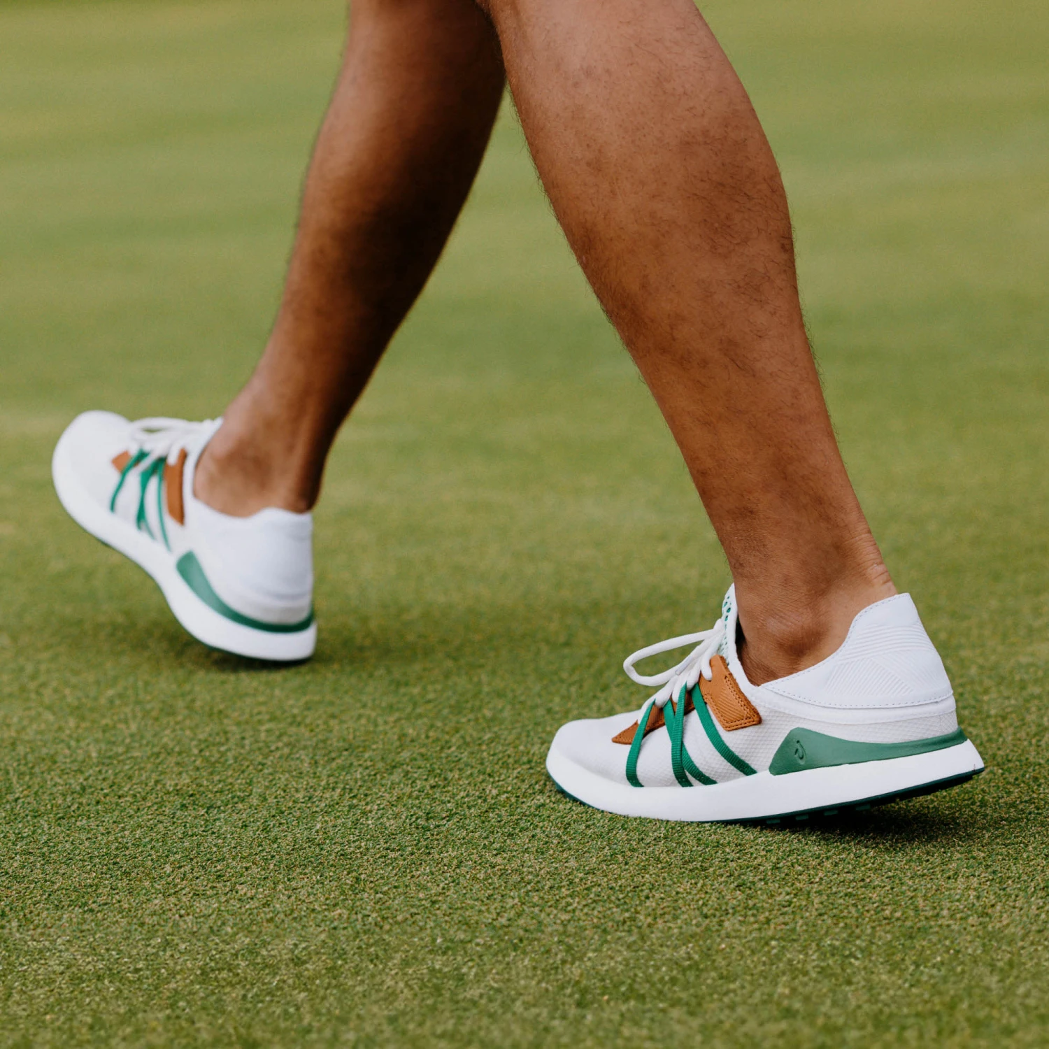 OluKai Manele – White / Bamboo - Image 2