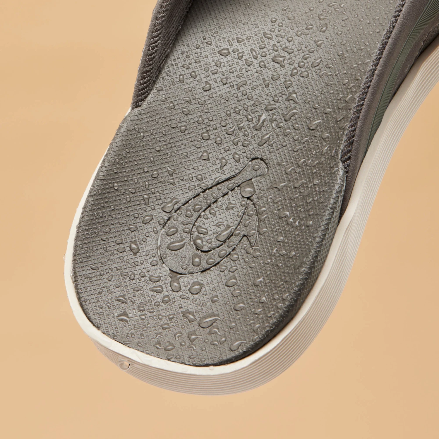OluKai Leeward – Graphite - Image 7