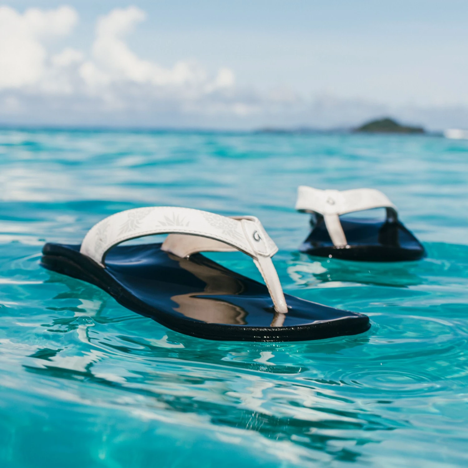 OluKai 'Ohana – Bright White / Hua - Image 3