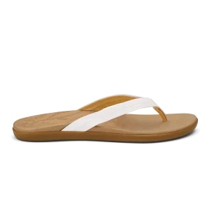 OluKai Honu – Bright White / Golden Sand