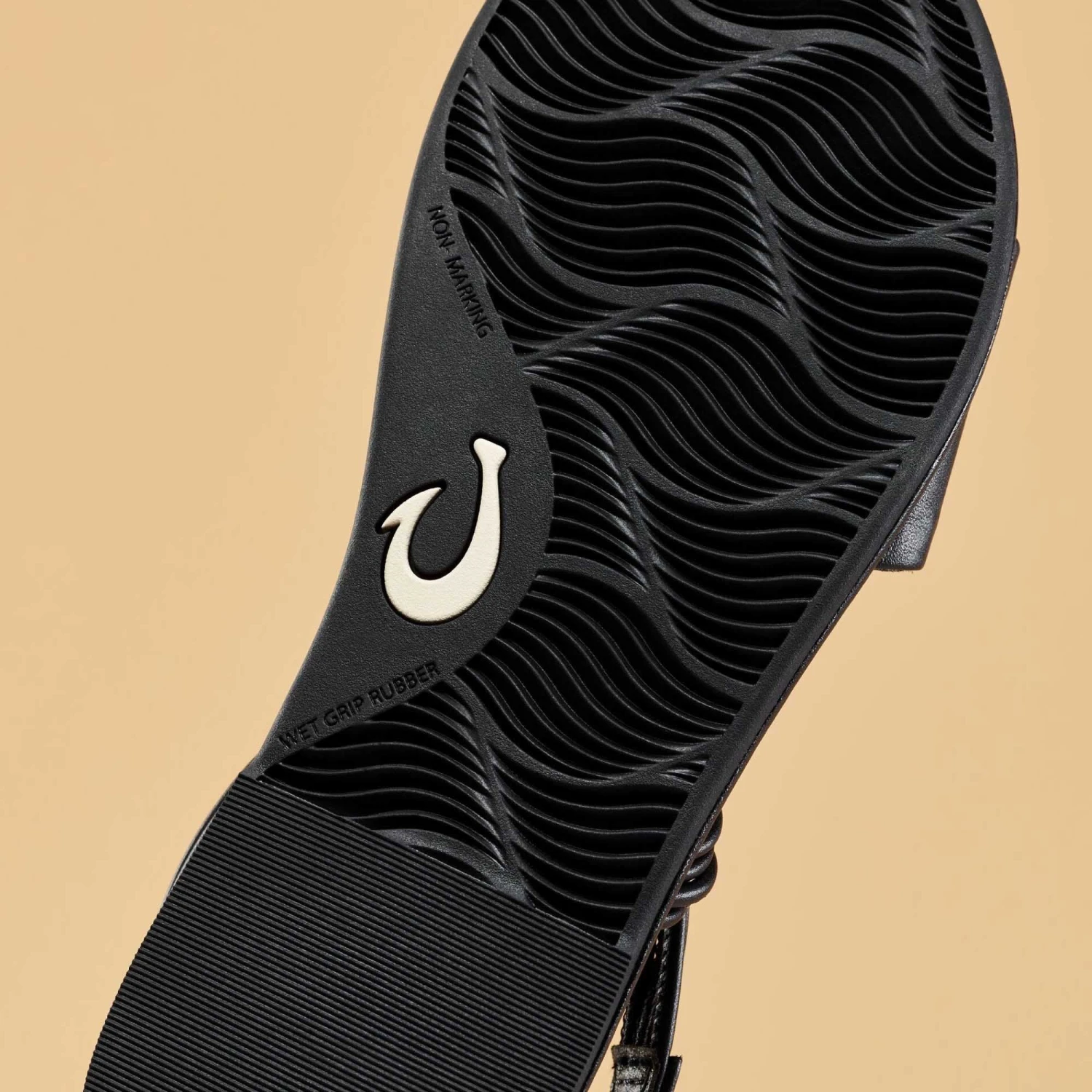 OluKai Tiare Wrap – Black - Image 9
