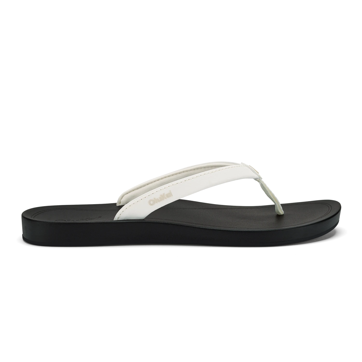 OluKai 'Uiki – Bright White / Lava Rock