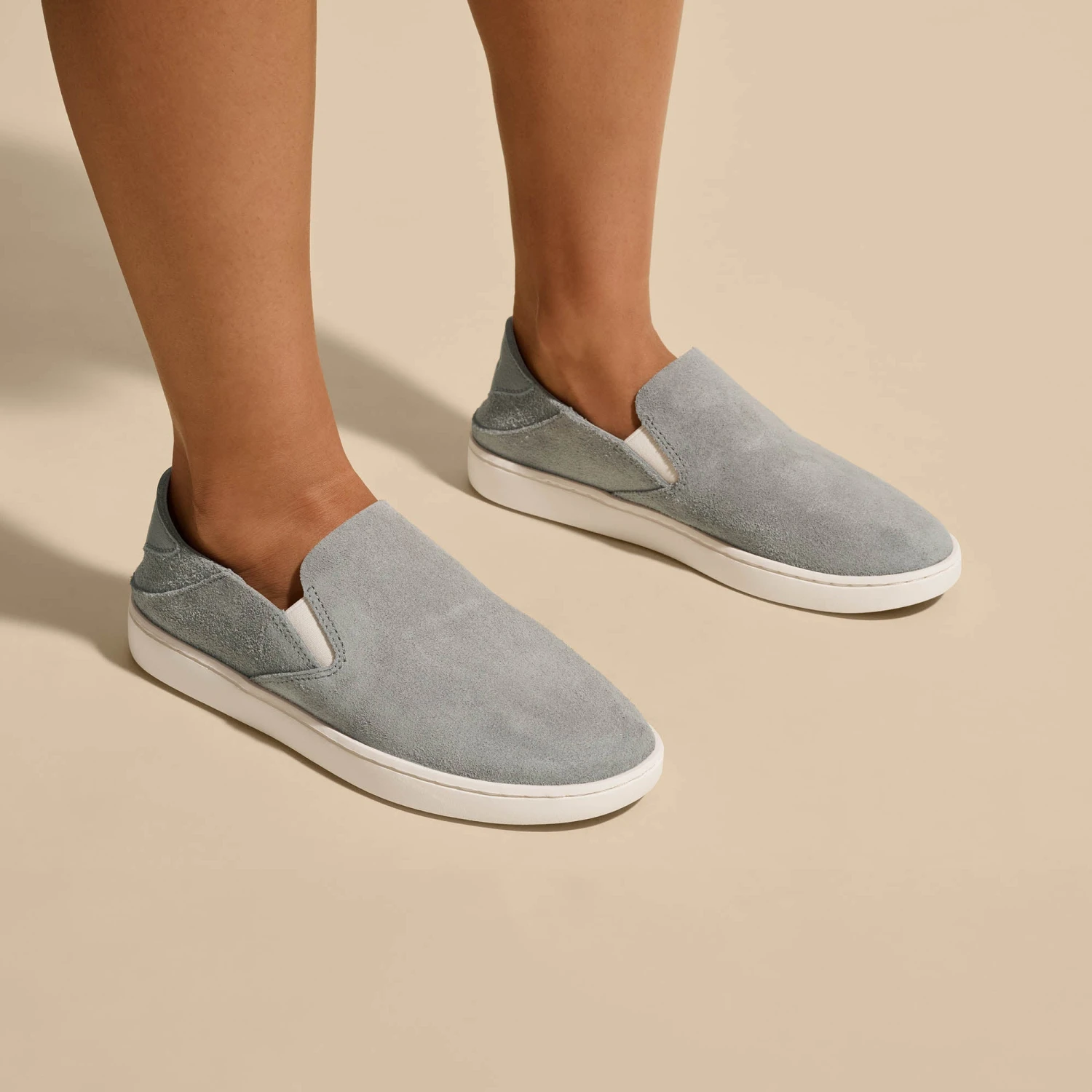 OluKai Pehuea Luxe – Ash - Image 5