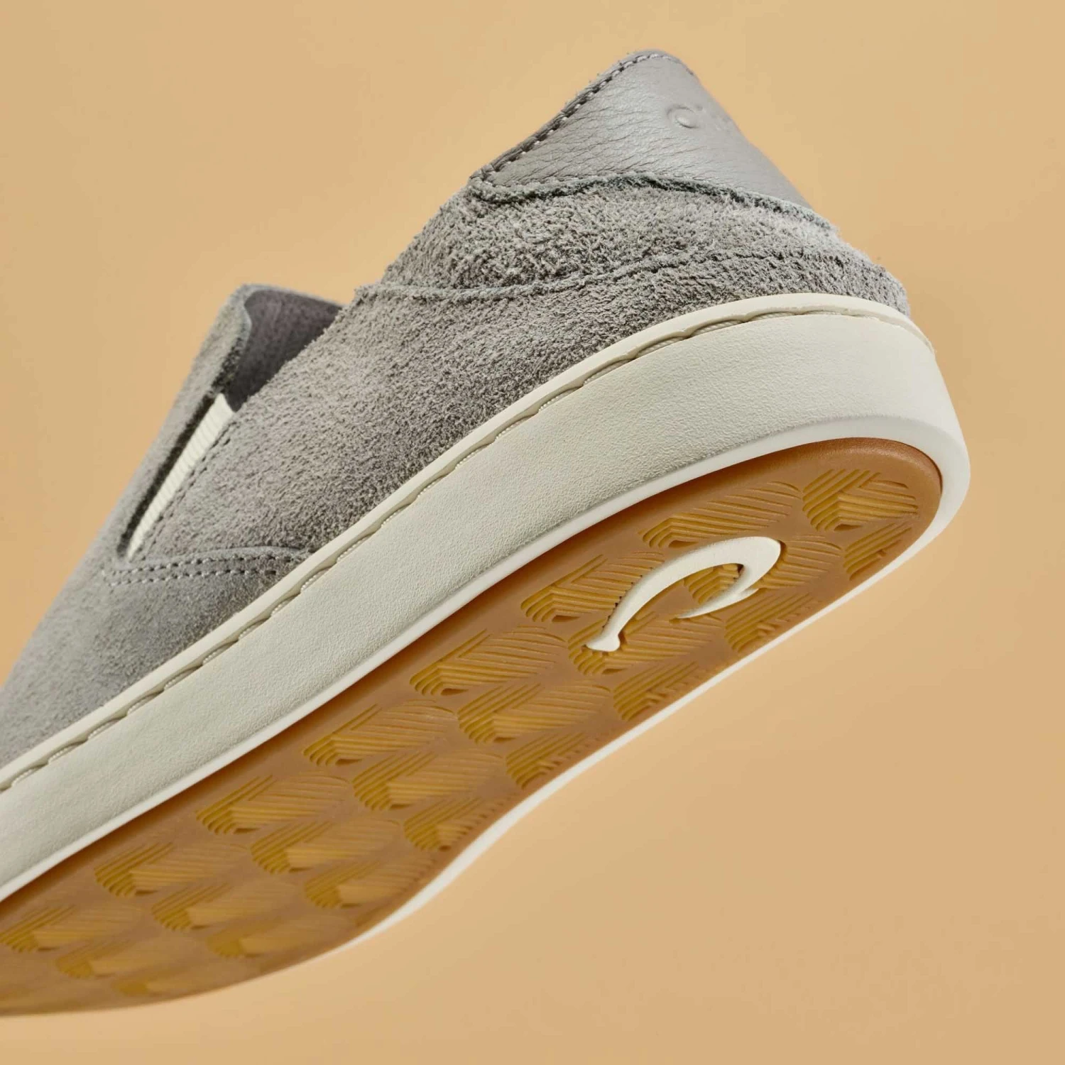 OluKai Pehuea Luxe – Ash - Image 3