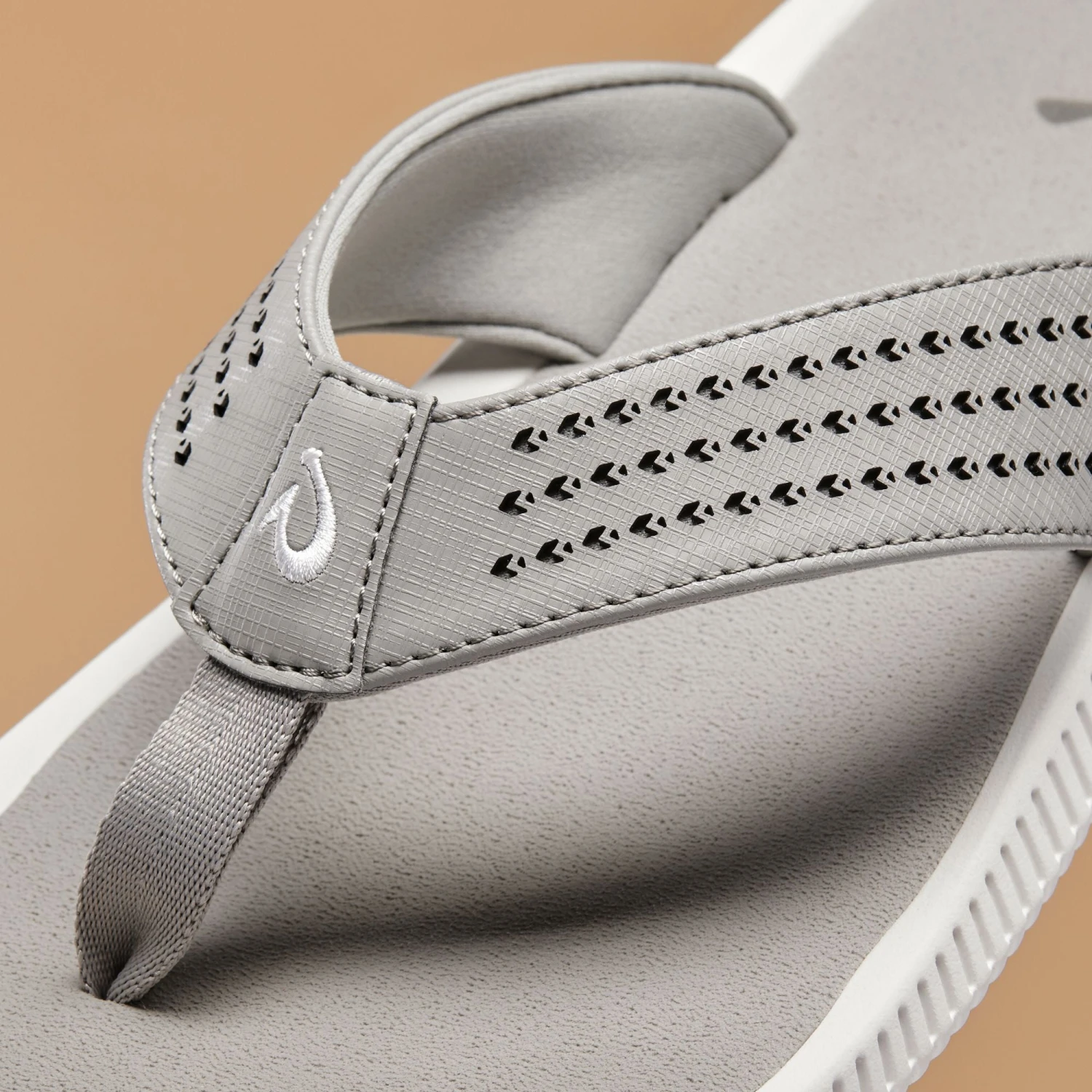 OluKai Ulele Golf – Ash - Image 2