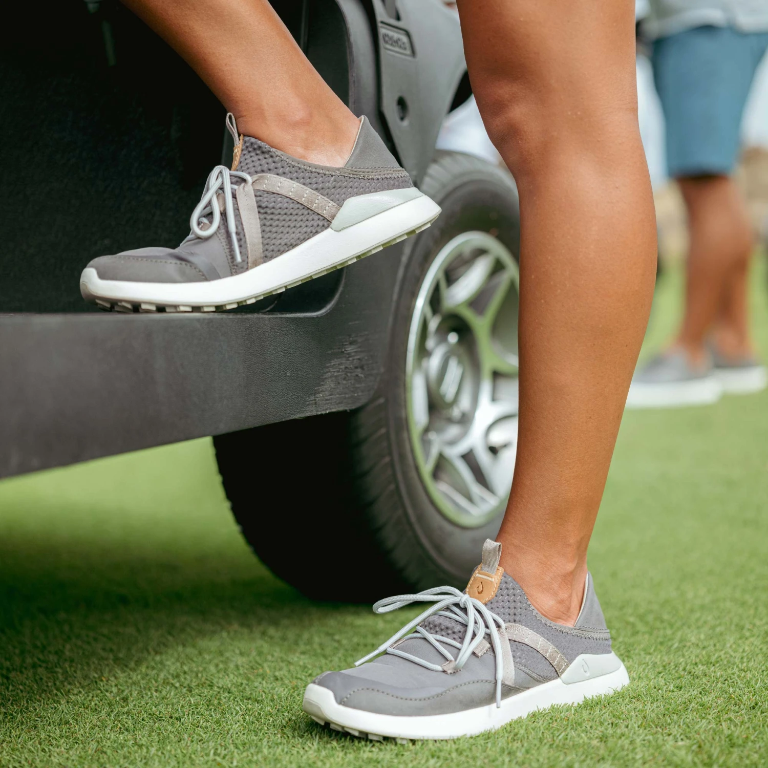 OluKai Kawela – Pavement / Mist Grey - Image 8